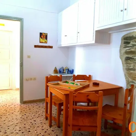 Apano Vrysi Apartment Tinos