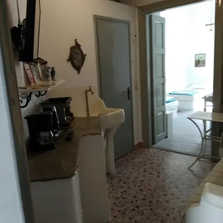 Apano Vrysi * Tinos